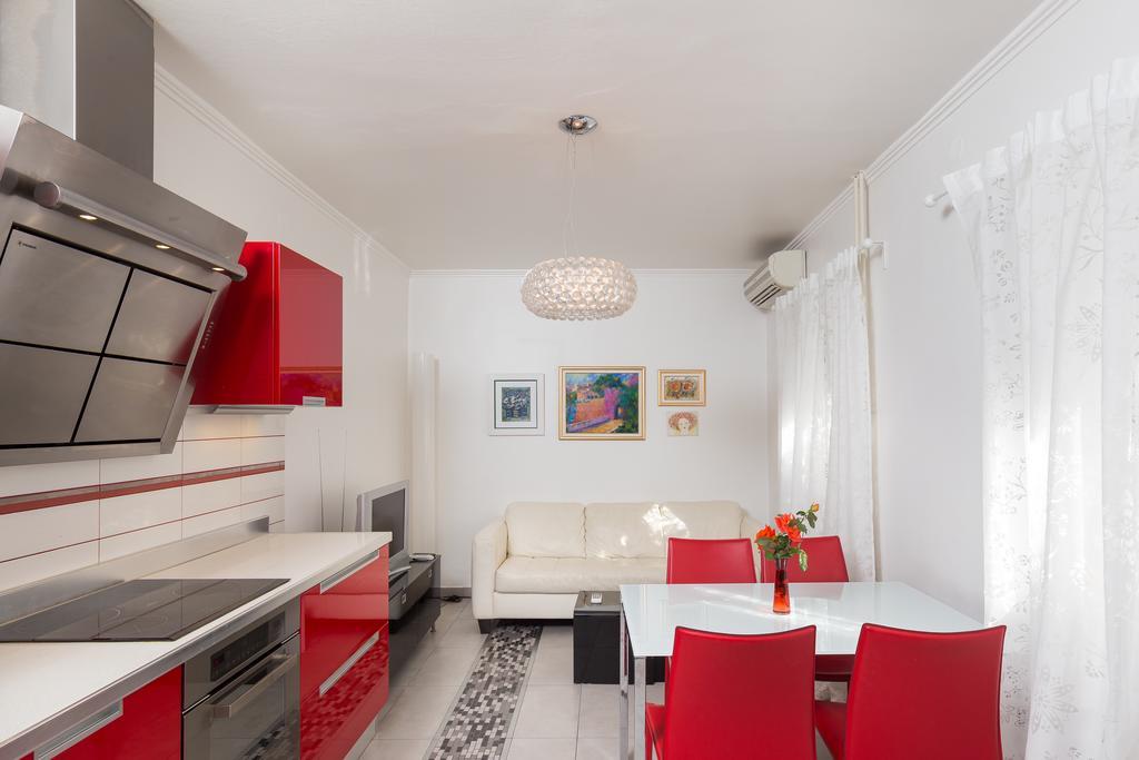 Central Luxury Apartman *